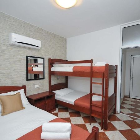 Ferienwohnung Fuer 4 Personen Ca 55 M In Budva, Adriakueste Montenegro Kueste Um Budva Luaran gambar