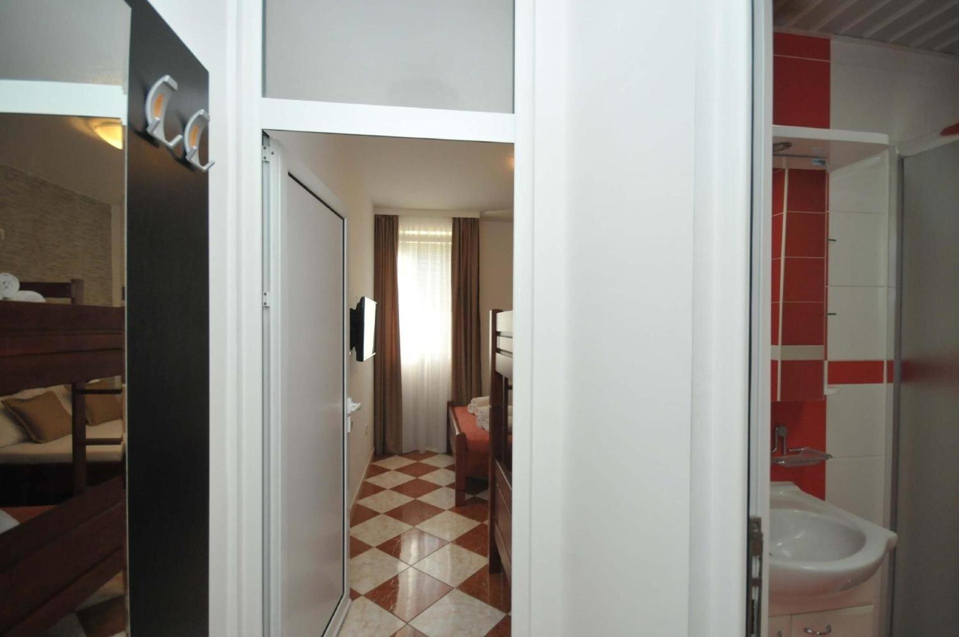 Ferienwohnung Fuer 4 Personen Ca 55 M In Budva, Adriakueste Montenegro Kueste Um Budva Luaran gambar